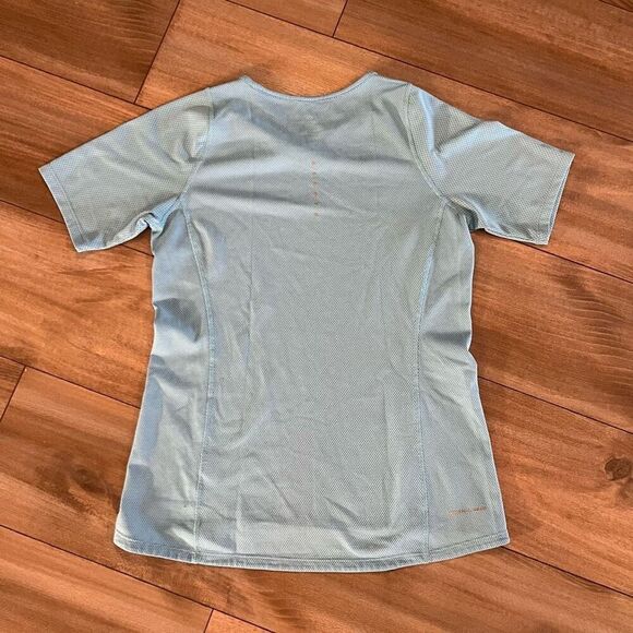 Nike Blue Athletic Workout Shirt‎ Women Small Bin J-36 - Picture 4 of 4